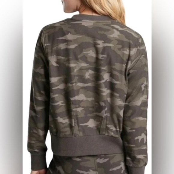 Athleta farallon crew sweatshirt camo - Picture 2 of 7